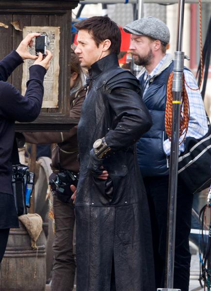 Hansel Gretel Witch Hunters 6 Jeremy Renner Daily