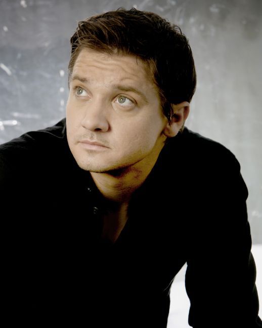 Jeremy Renner Random Promotional Photoshoot 015 Jeremy Renner Daily ジェレミー レナー通信