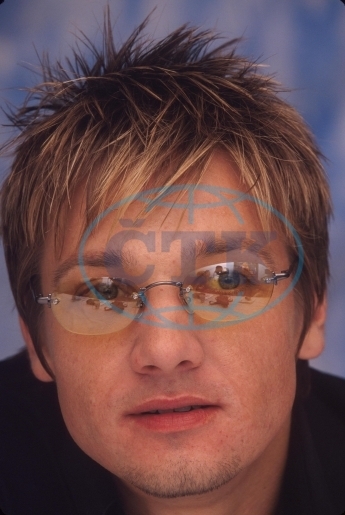 Jeremy Renner Promotional Photoshoot For Dahmer Press Conference 021 Usa 02 08 31 Jeremy Renner Daily ジェレミー レナー通信