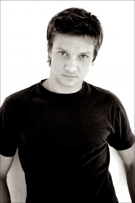 Jeremy Renner Promotional Photoshoot 033 03 08 Jeremy Renner Daily ジェレミー レナー通信